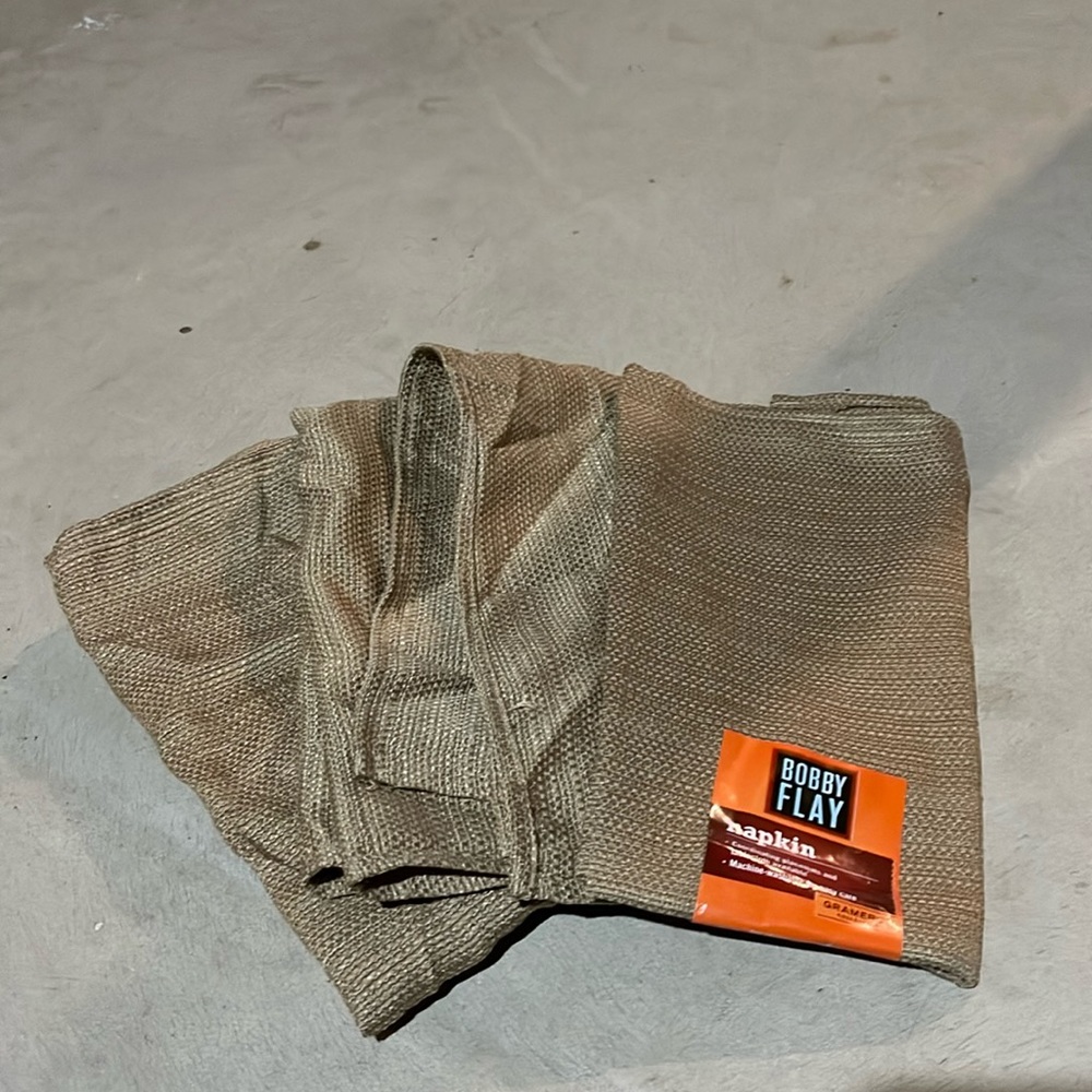 Bobby Flay Napkins. (One in original packaging!) like new. 3 napkins.